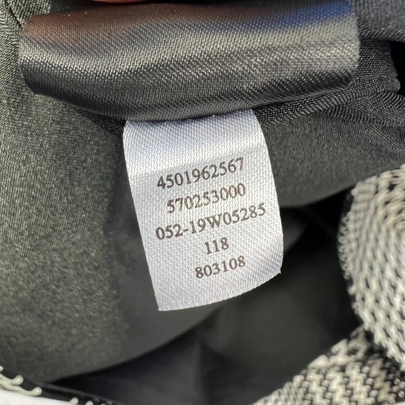 🔥2/$10 |•WHITE HOUSE BLACK MARKET•| Houndstooth Skirt Size 2 - Picture 9 of 9